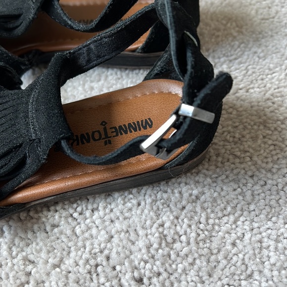 Minnetonka fringe sandals size 5 - Picture 5 of 6